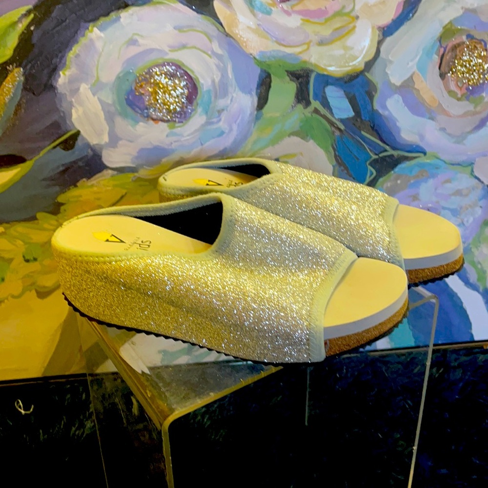 Brand new: never worn